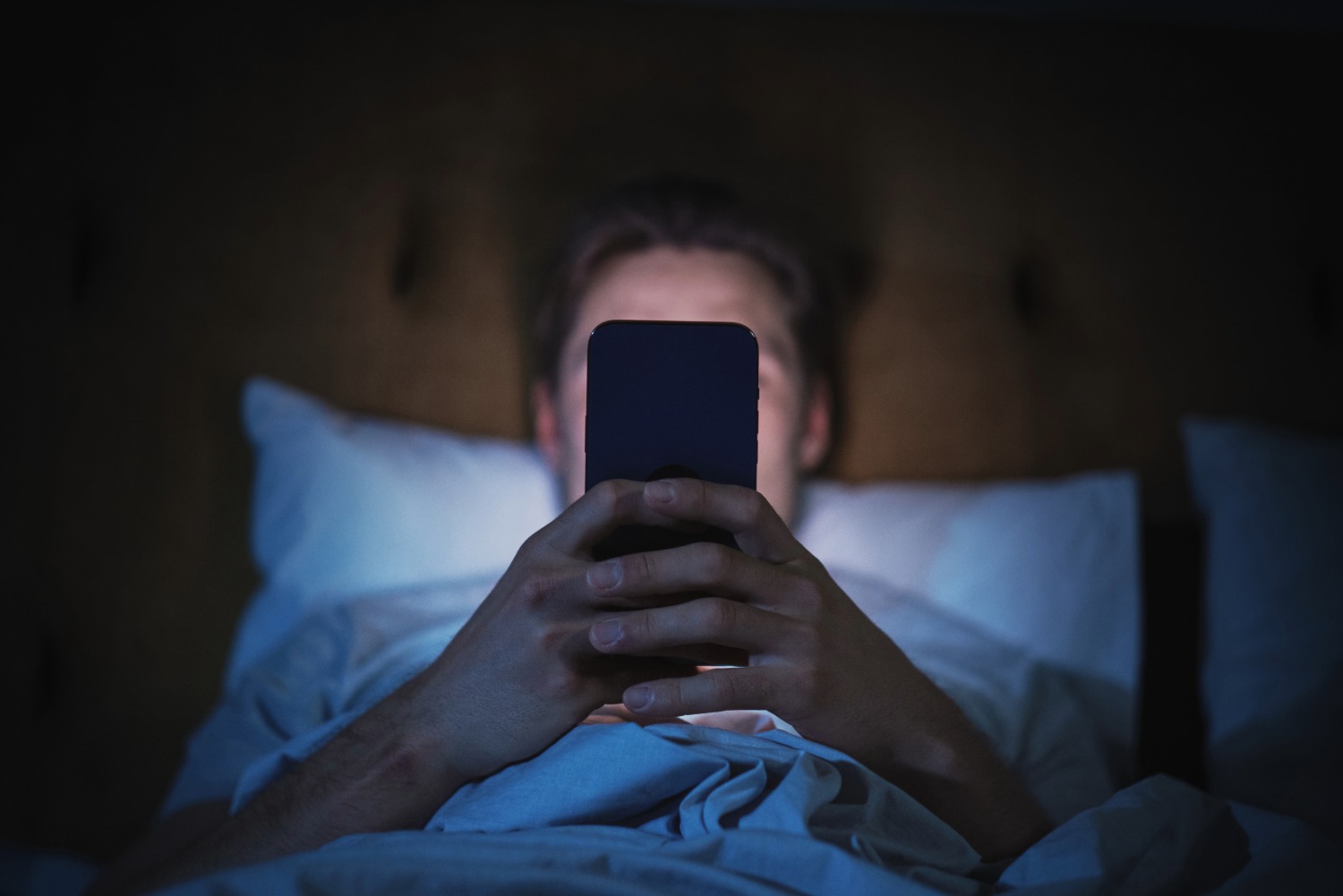 Unplug to Recharge: Why a Digital Detox Is the Real Power Move for 2026